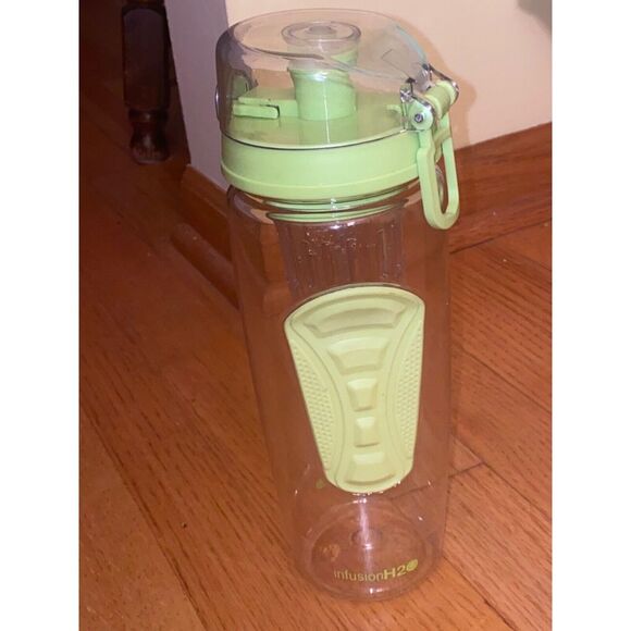 COOLER HEALTH Fruit Infused Water Bottle-BPA Free-Double Latch Lid-32 oz green‎ - Picture 1 of 5